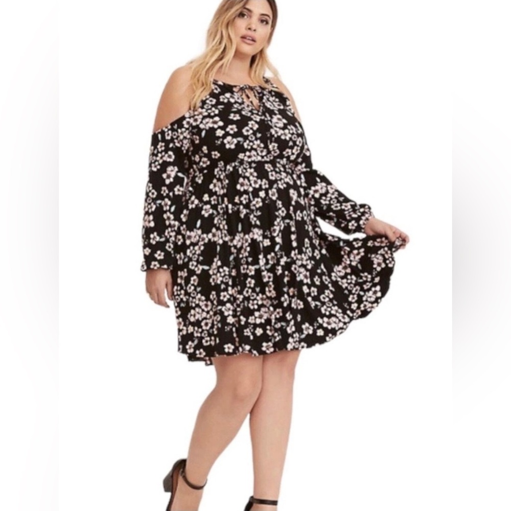 Torrid floral cold shoulder skater dress, size 0